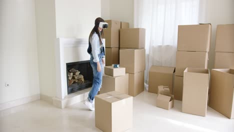 Young-woman-using-a-virtual-reality-headset