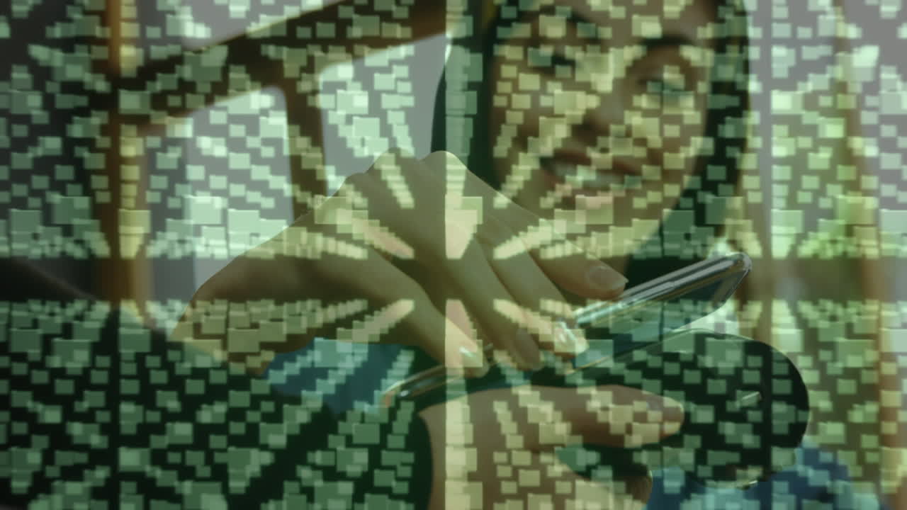 анимация сетевого замка безопасности над людьми, использующими платежный терминал