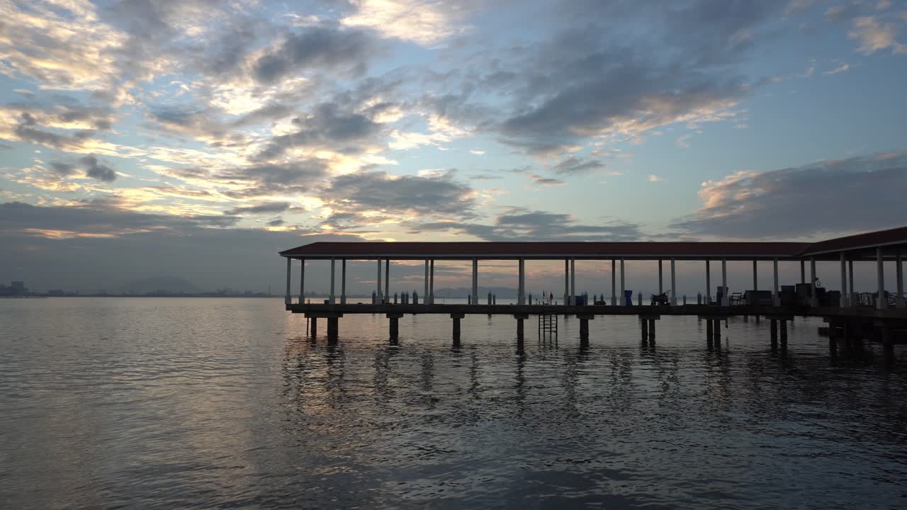 카르팔 싱 드라이브에 있는 파닝 피셔먼 제티