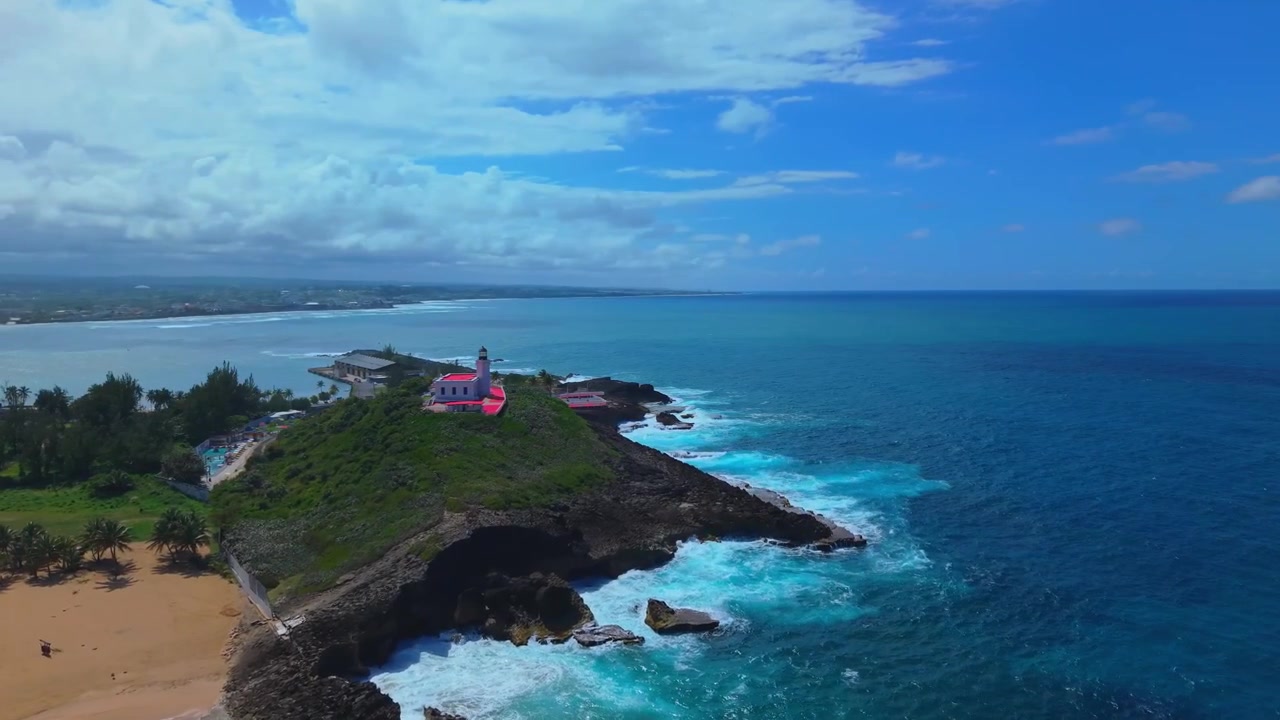 Scoperta Costiera Cinematica: Spiaggia di sabbia bianca di Arecibo e mare turchese
