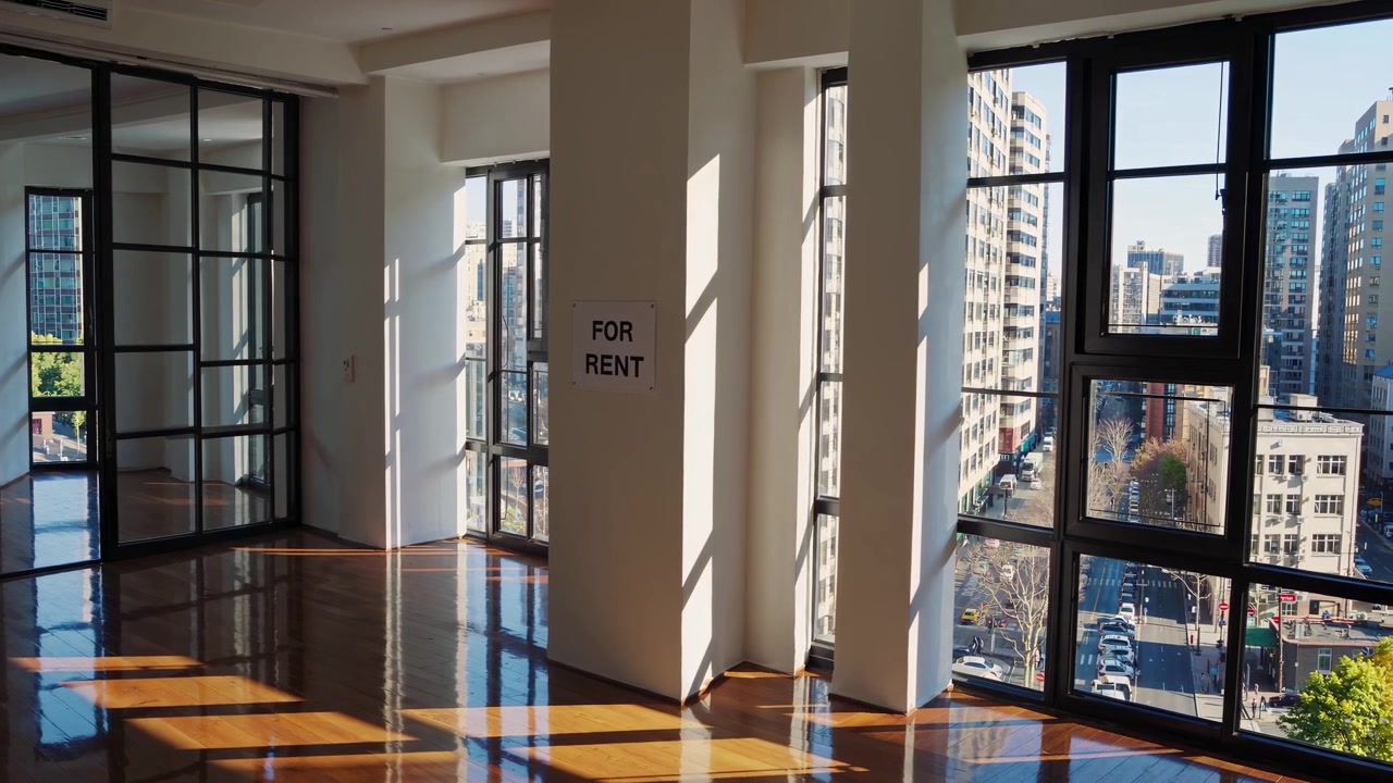 Espacio de Oficina Moderno Vacío con Cartel de Se Alquila