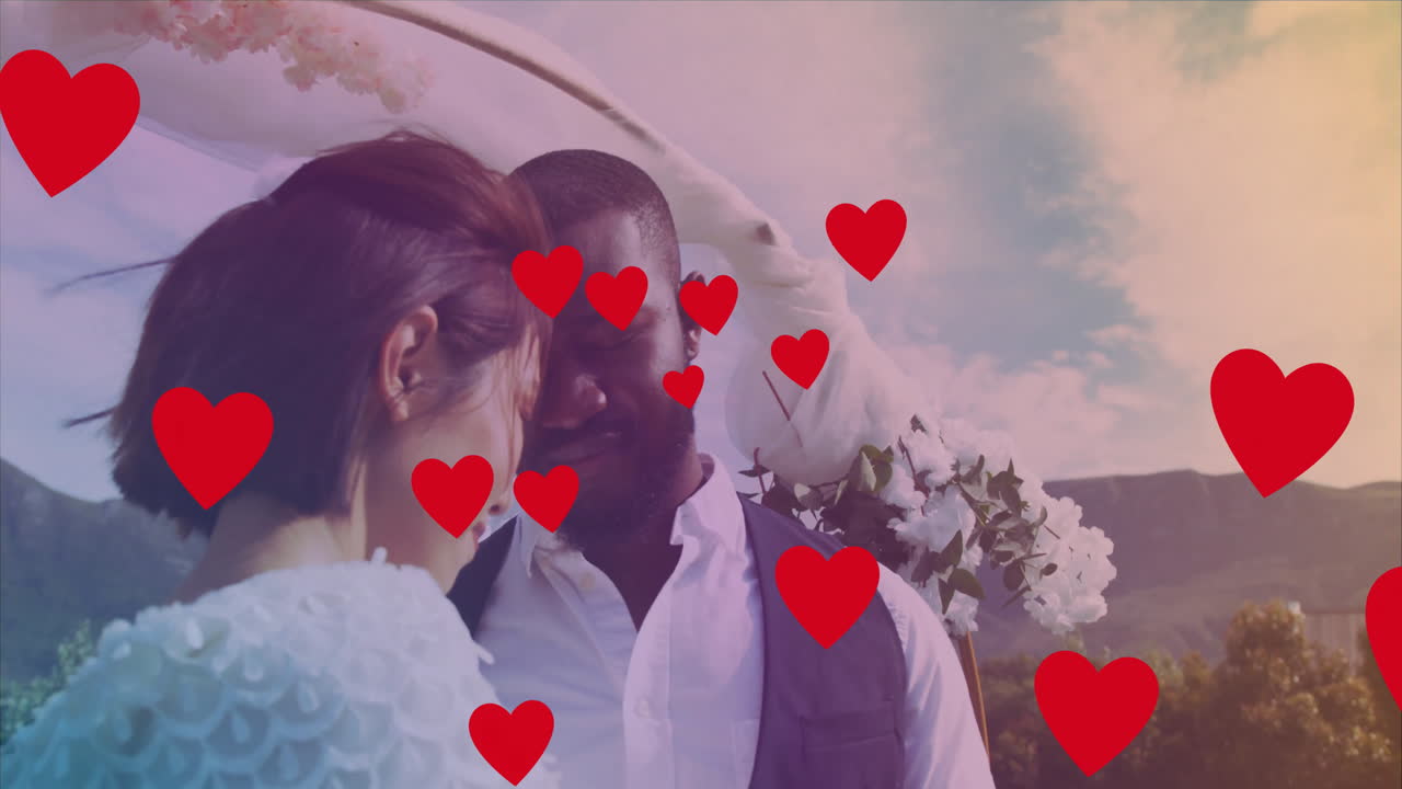 은 심장 애니메이션, 야외에서 포옹하는 커플