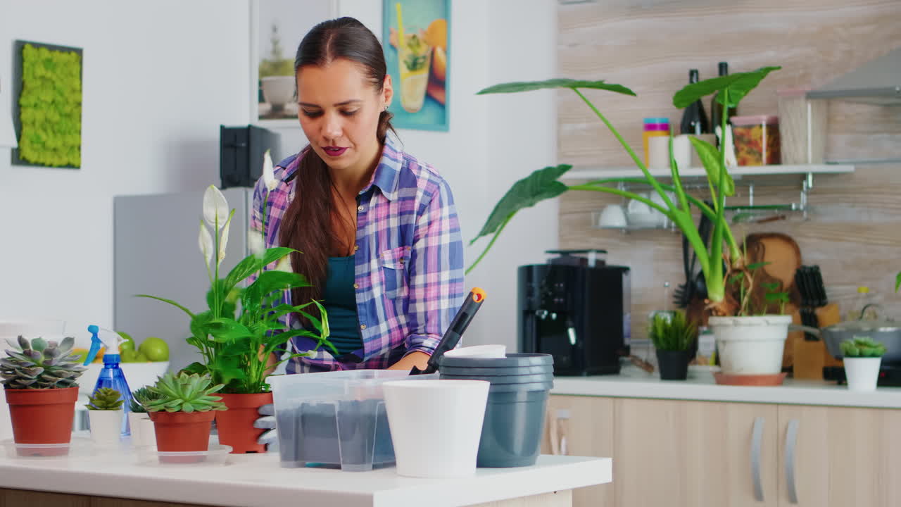 mettendo l'anello sul dito