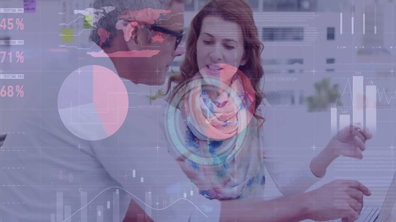 animación del reloj, estadísticas y procesamiento de datos financieros sobre personas de negocios en reuniones