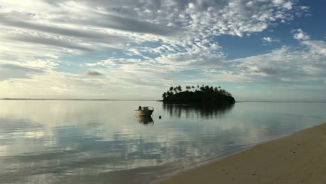muri lagoon at sunrise rarotonga cook island