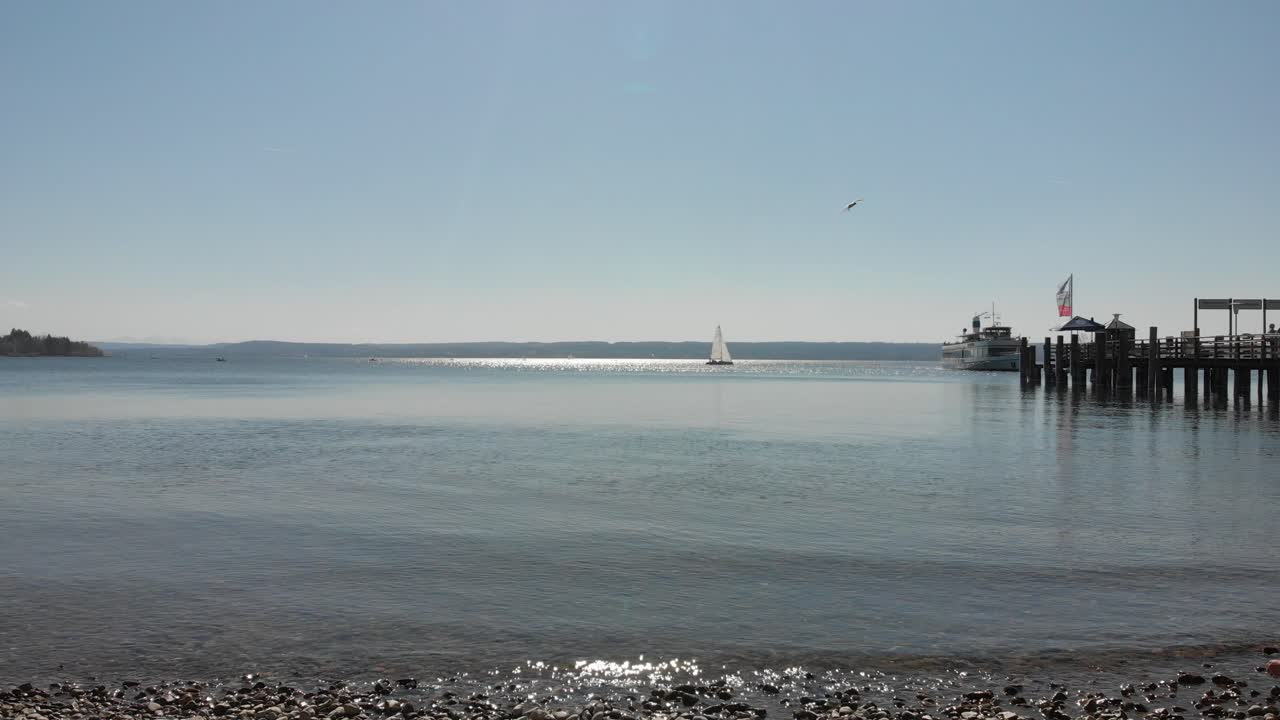 4k 30fps에서 dji mavic air를 사용하여 위에서 뮌헨 암머제 호수