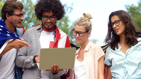 Friends-looking-at-laptop