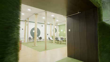 interior moderno de salas de juegos o salas de fiestas