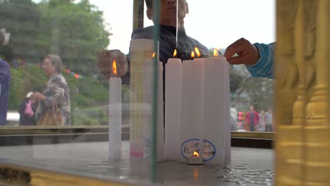 불교 사원의 촛불