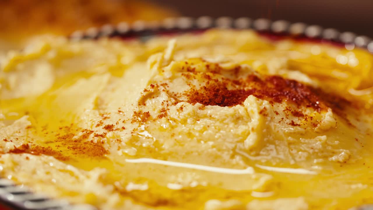 그에 넣은 후무스의 클로즈업