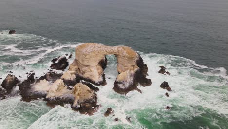 portada de antofagasta con hermosa vista al mar en un dia nuboso en la perla del norte de chile