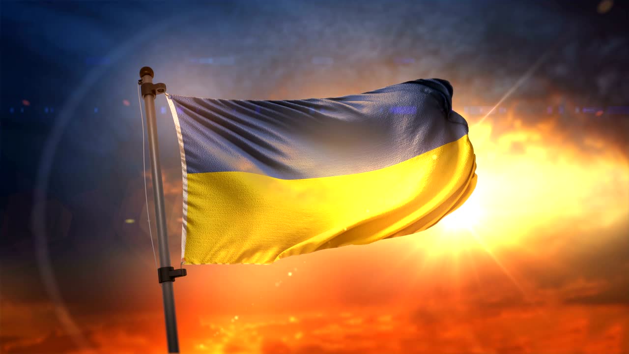 Bandiera dell'Ucraina retroilluminata al bellissimo sorgere del sole in loop slow motion 4K