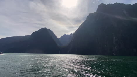 milford sound cruise, huge mountains in fiordland national park, new zealand