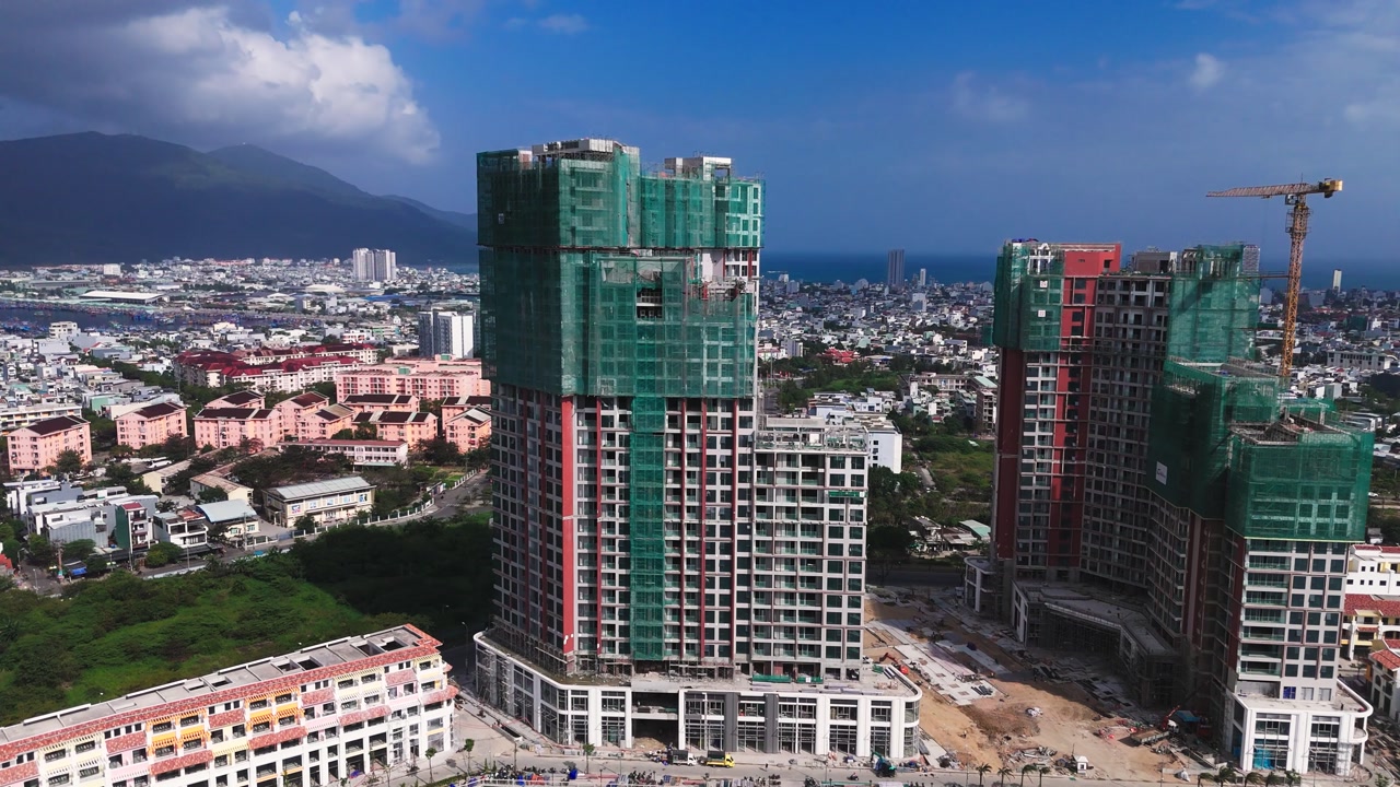 Fly around construction in Da Nang
