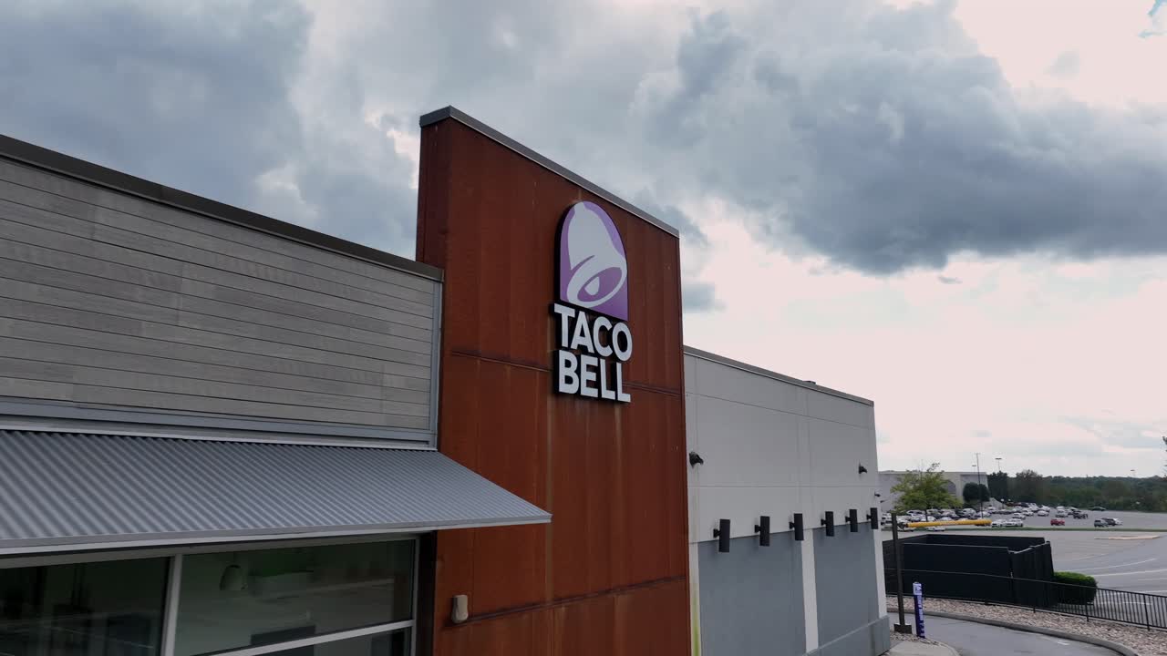 Taco Bell Restaurant Exterior
