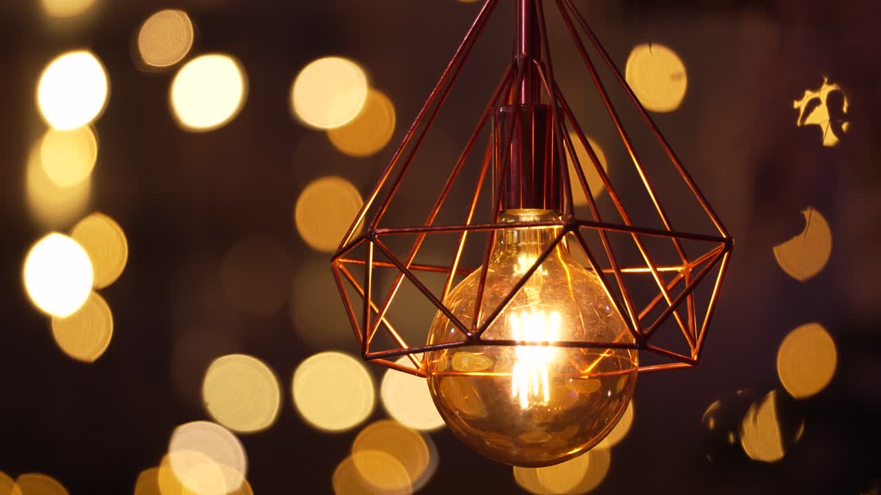 보호 된 오래된 램프 흐릿한 배경 4k 느린 60fps