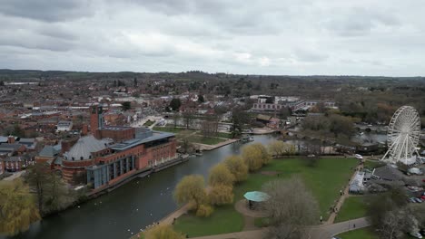 River-Avon-Y-Royal-Shakespeare-Theatre-Stratford-Upon-Avon-Inglaterra-Drone-Vista-Aérea