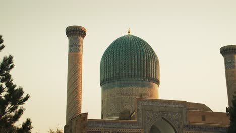 Samarkand,-Amir-Temur-Mausoleum-Usbekistan,-Erbaut-1404,-Video-46-Von-46