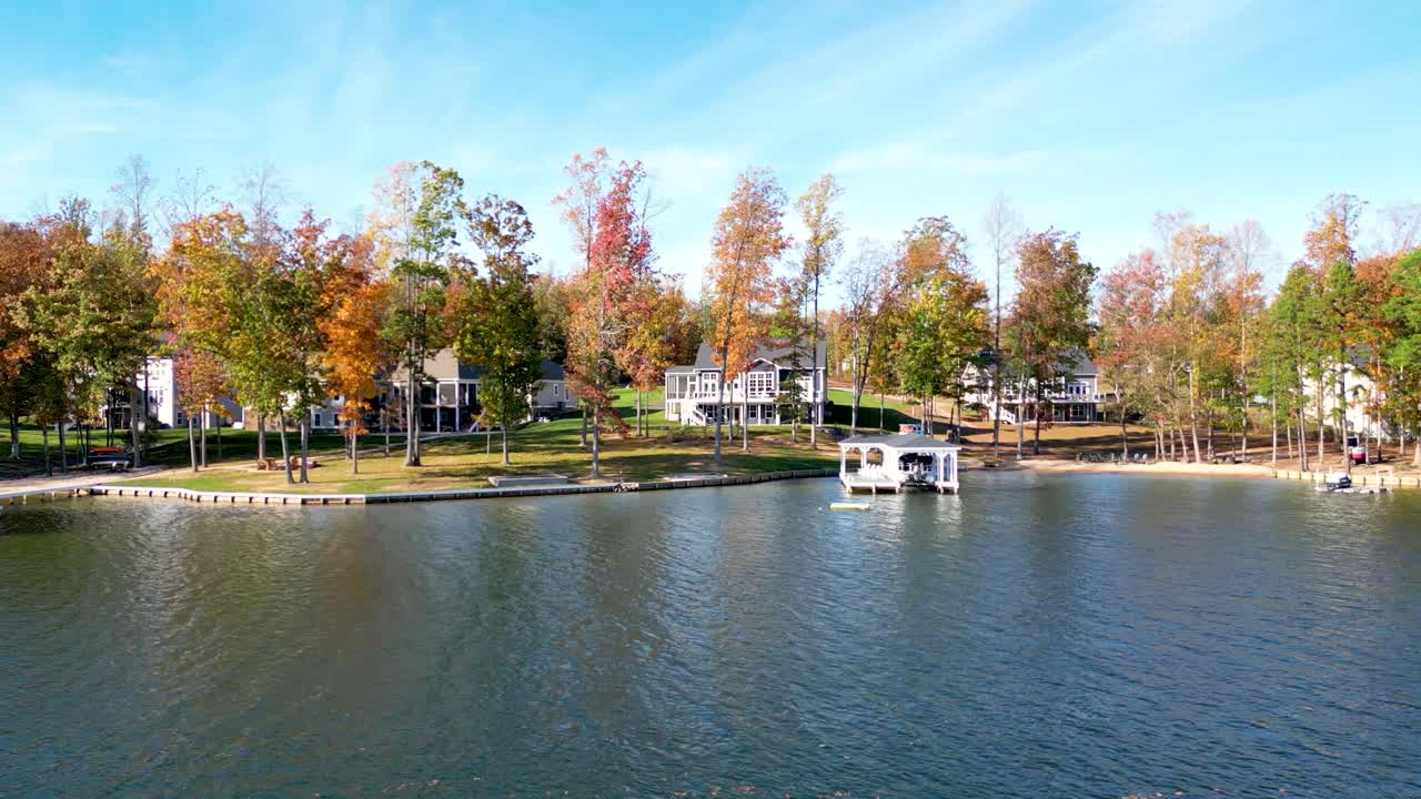 Mansions on Lake Anna in Virginia