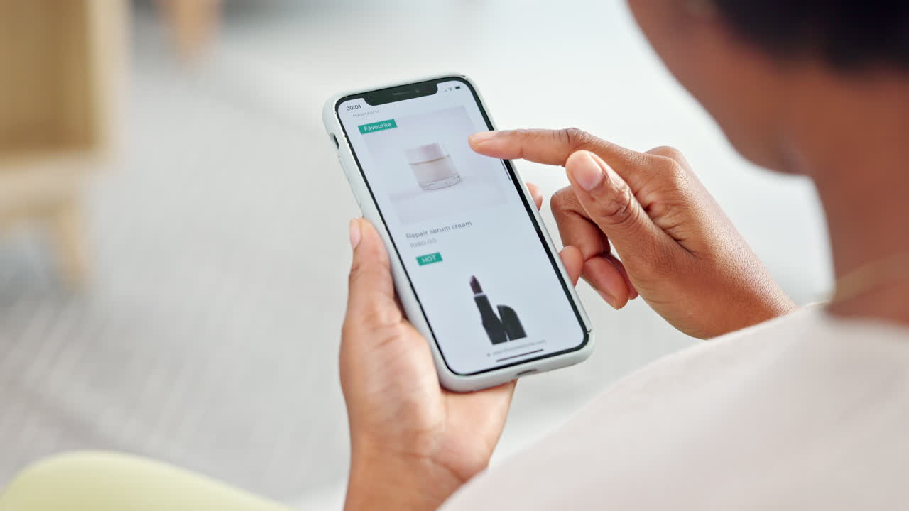 compras en línea y desplazamiento a través de maquillaje