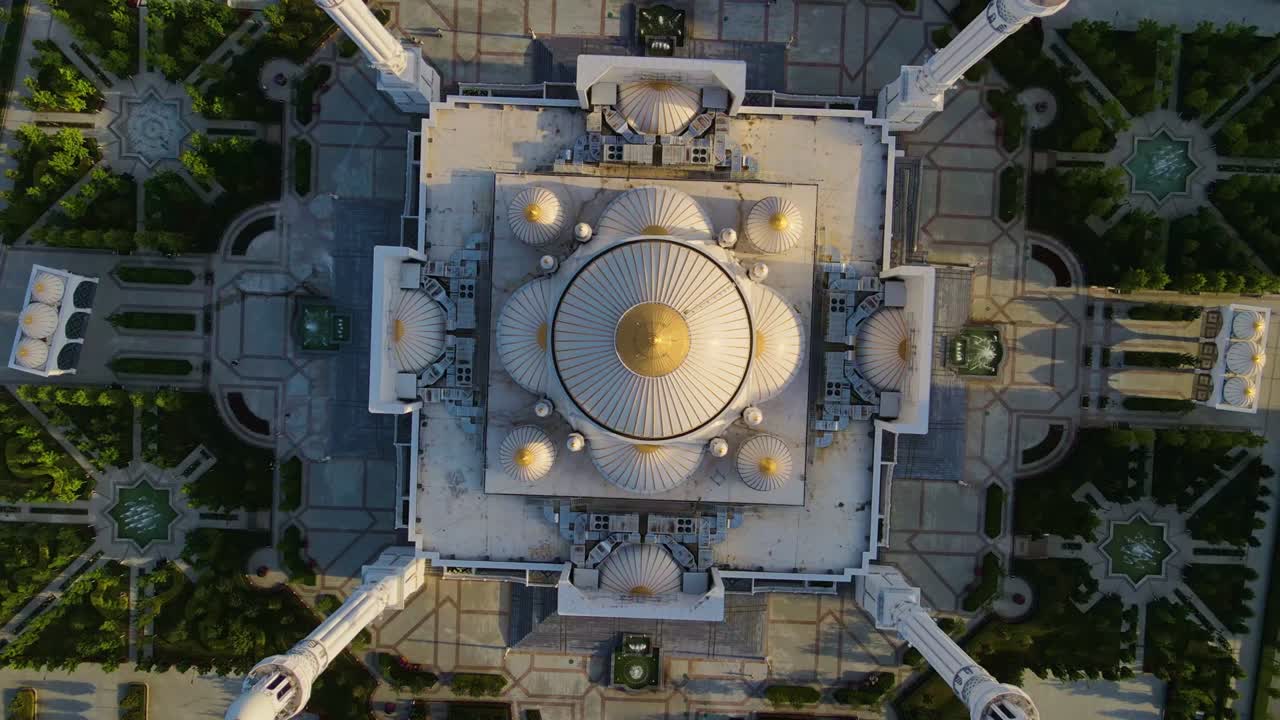 мечеть гордость мусульман, названная в честь пророка мухаммеда в шали.