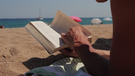 relaxing beach reading