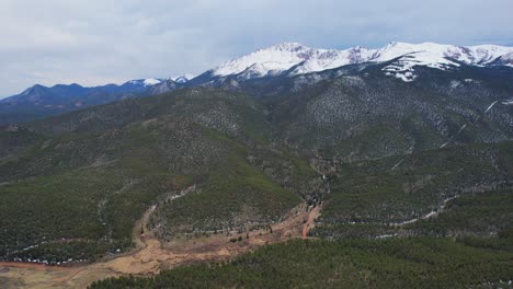 montañas rocosas en colorado primavera
