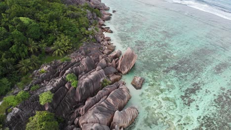 vista aérea de anse source d'argent, la digue, seychelles