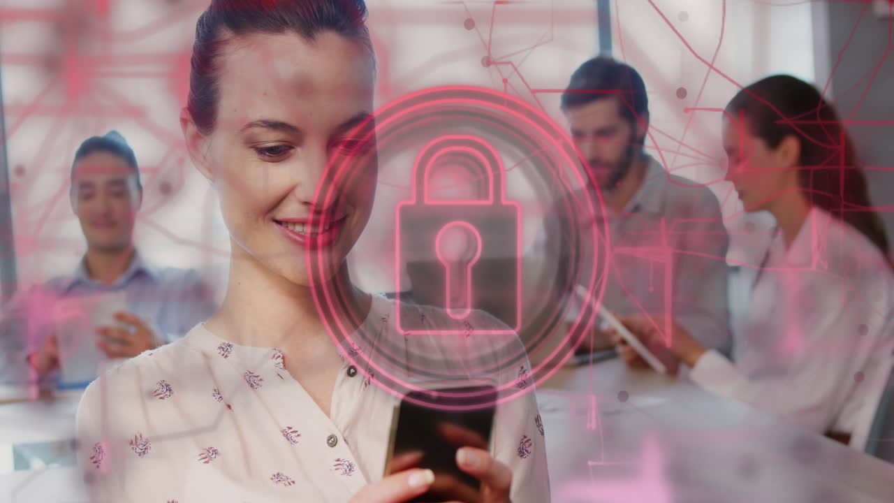 animación de candados en círculos y patrón de navegación sobre diversos compañeros de trabajo utilizando la tecnología.