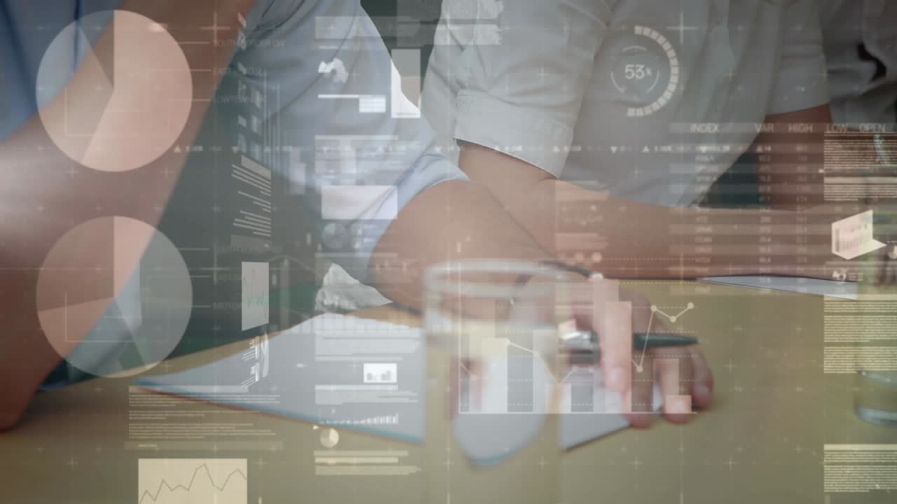 animación de estadísticas y procesamiento de datos financieros sobre empresarios en reuniones