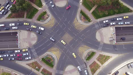 Vista-Aérea-Straight-Down-Of-Traffic-Circle-Or-Roundabout-With-Car-Traffic-Amman-Jordan-1