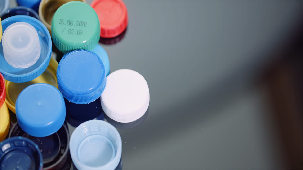 Pochi Tappi di Bottiglia di Plastica Lavorazione Plastica Industria del Riciclo 13