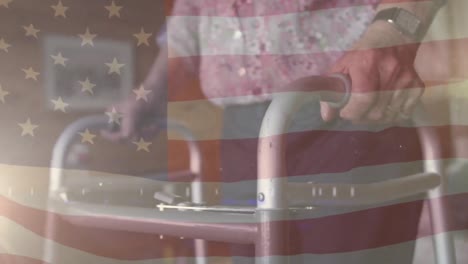 animación de la bandera de los estados unidos de américa sobre un hombre mayor con un marco de caminar