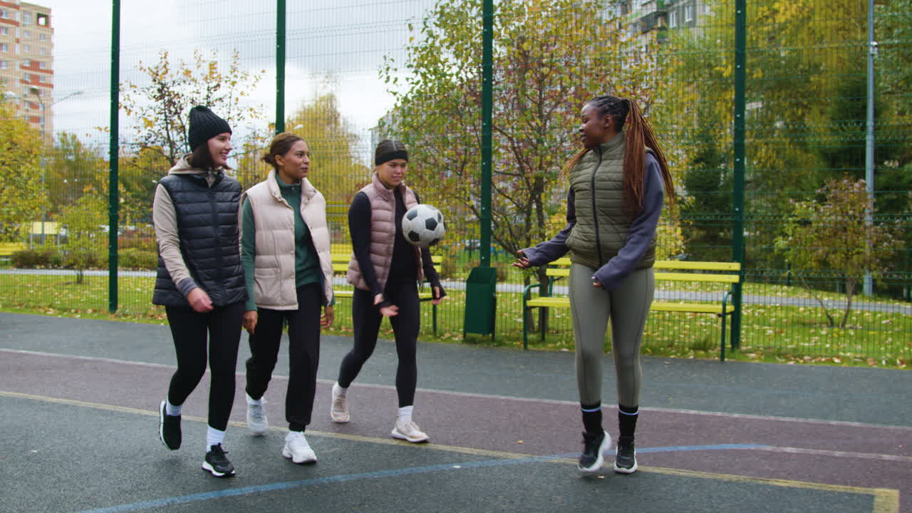 축구장 에 있는 친구 들