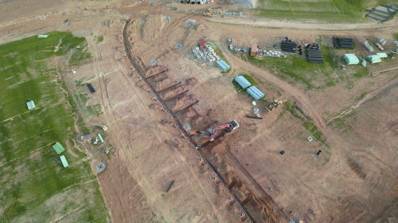 кинематографическая съемка с воздуха строительства торговых площадей