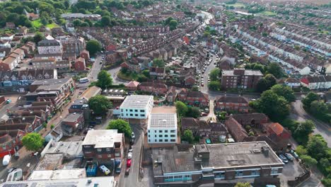 Ciudad-Costera-Del-Sur-De-Inglaterra,-Reino-Unido,-Newhaven,-Casas-Residenciales-Aéreas