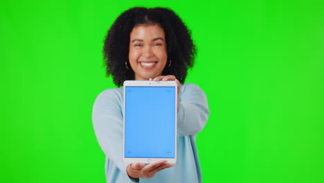 tableta, mujer y sitio web de maqueta en pantalla verde
