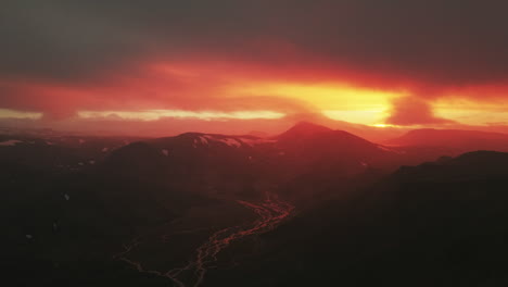 Left-to-right-aerial-tracking-of-river-valley