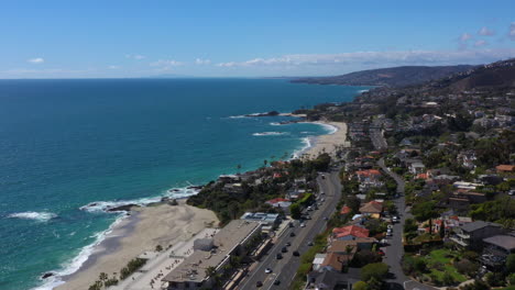 Hermosa-Laguna-Beach-Y-La-Carretera-Del-Pueblo-De-La-Costa-California