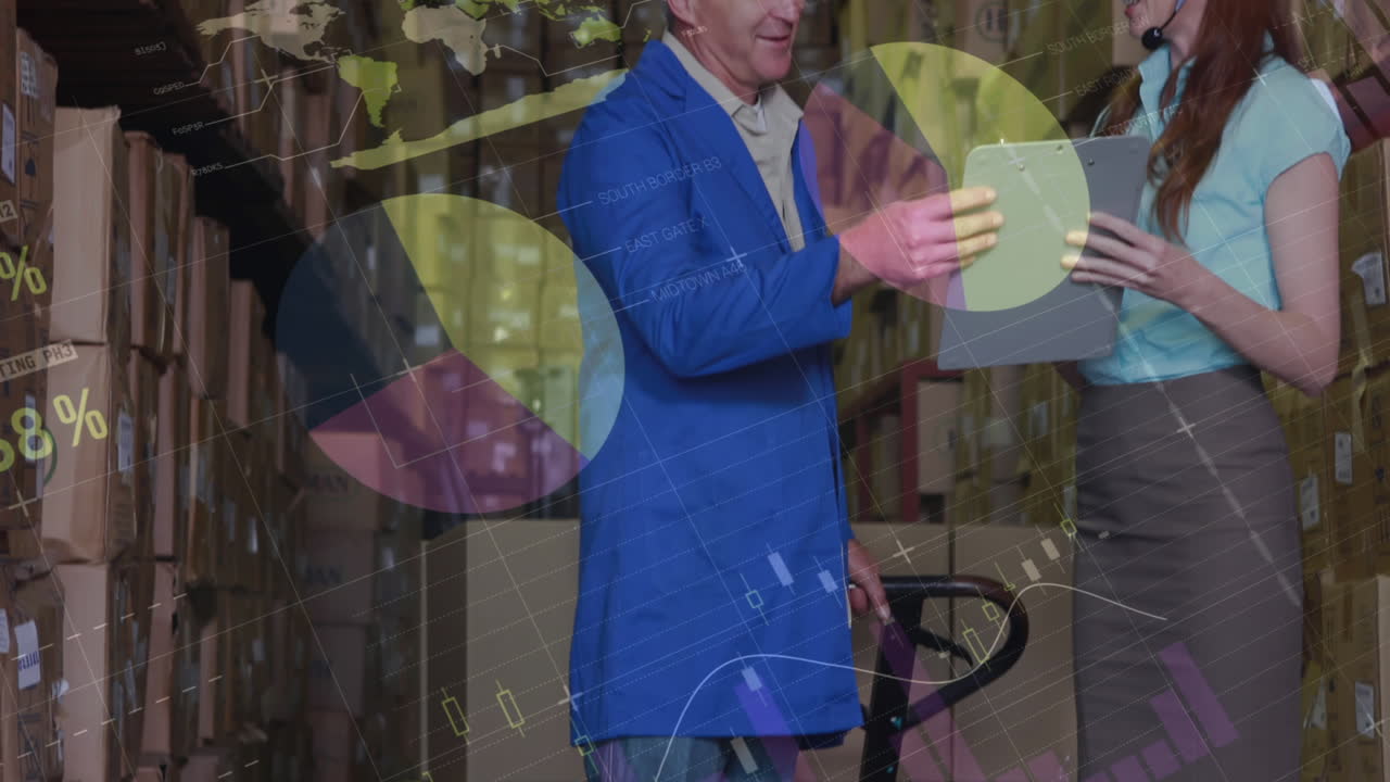 창고에서 클립보드와 함께 남성과 여성에 대한 통계 및 데이터 처리의 애니메이션