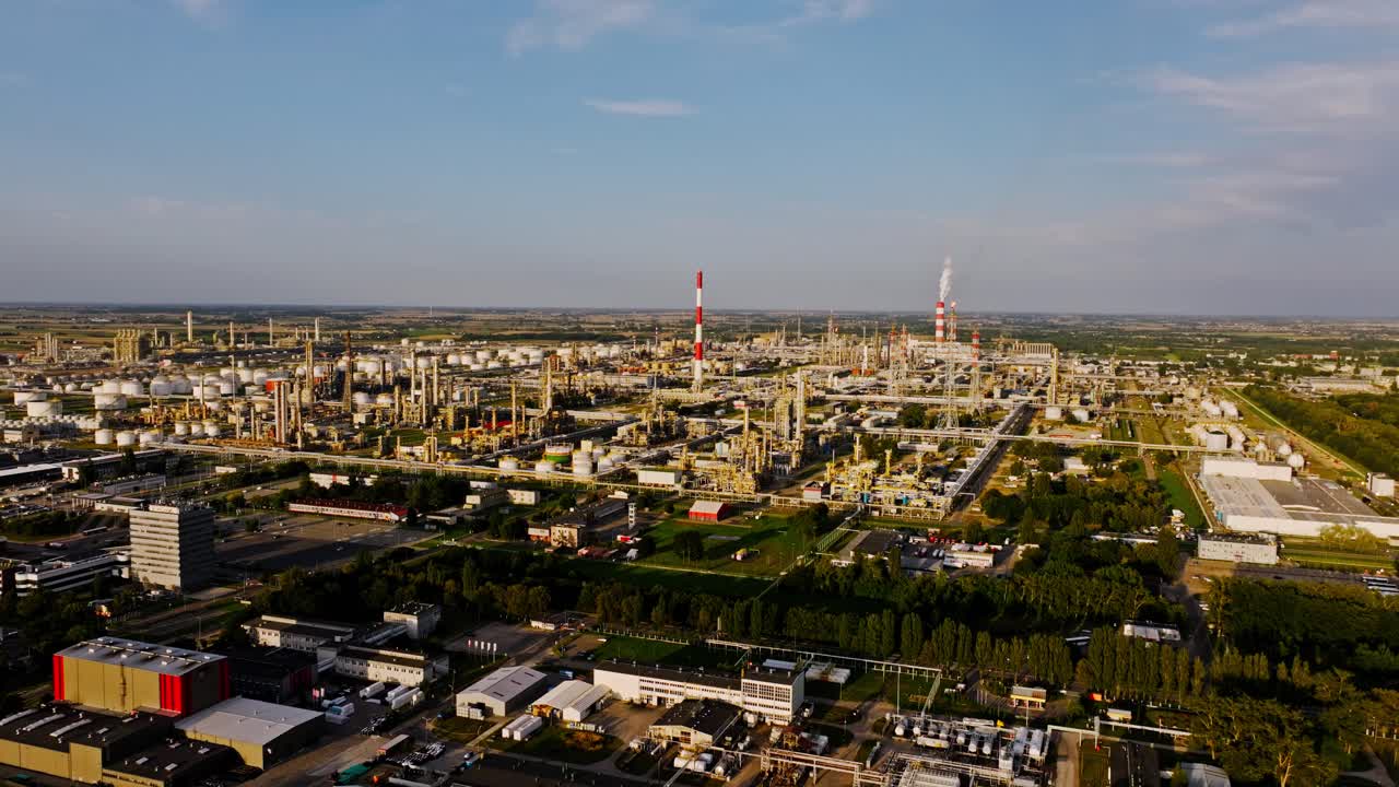 Descending drone captures massive Płock refinery in Poland's energy sector