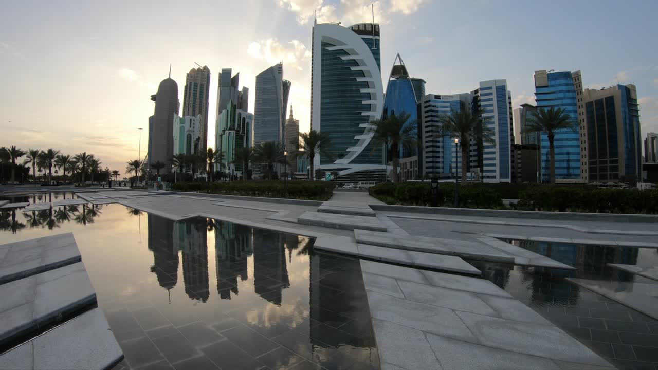 reflexión de la bahía oeste de doha