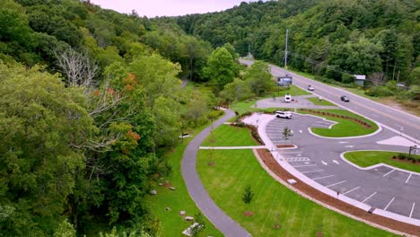 Parking-lot-along-greenway-trail-between-blowing-rock-and-boone-nc,-north-carolina