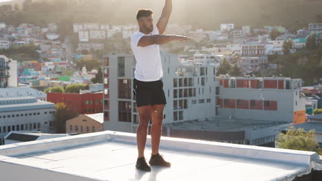 entrenamiento en cuclillas, pesas y acondicionamiento físico para hombres