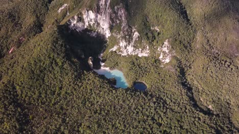 Crater-Lake-At-Rainbow-Mountain-Scenic-Reserve-In-Waiotapu,-New-Zealand