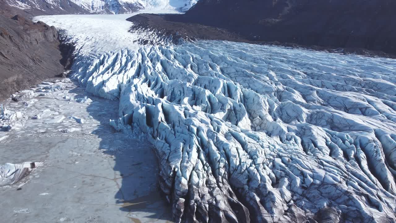 drone footage flying over the Svinafellsjokull Glacier in Iceland
