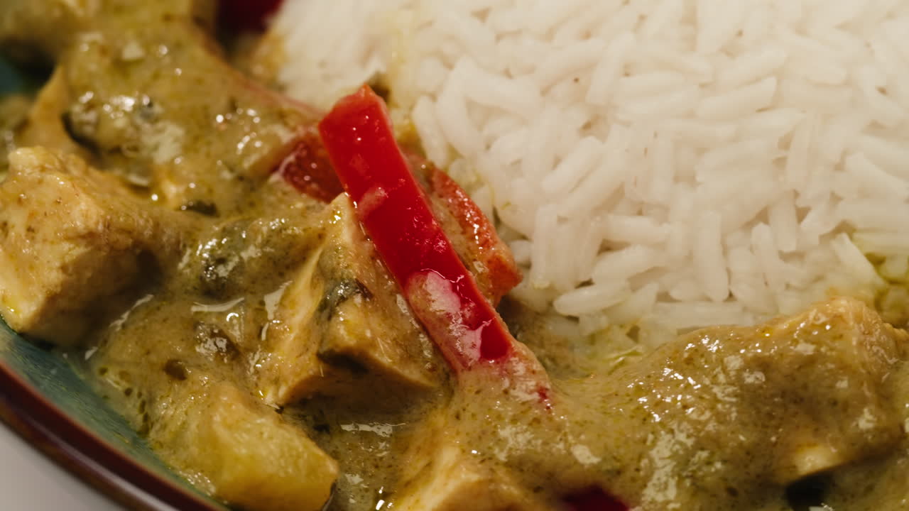 pollo al curry con arroz