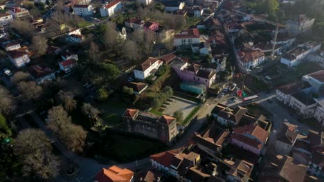 Historisches-Gebäude-Von-Pacos-Do-Marques-In-Pont-De-Lima,-Portugal-Zur-Goldenen-Stunde