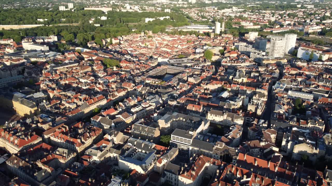 Luftansicht einer europäischen Stadt