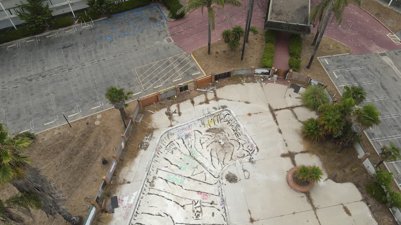 tiro de dron de hotel abandonado